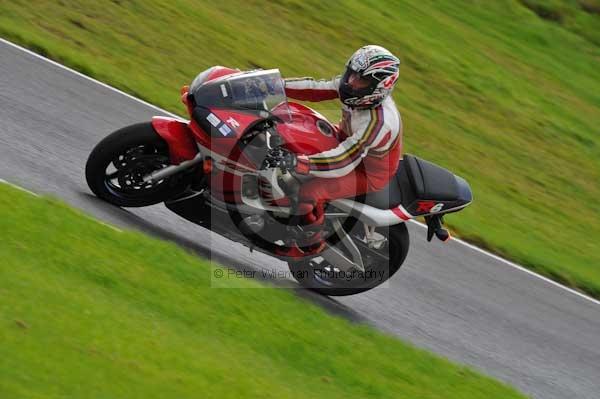 Motorcycle action photographs;cadwell;cadwell park photographs;event digital images;eventdigitalimages;motor racing louth lincolnshire;no limits trackday;peter wileman photography;trackday;trackday digital images;trackday photos