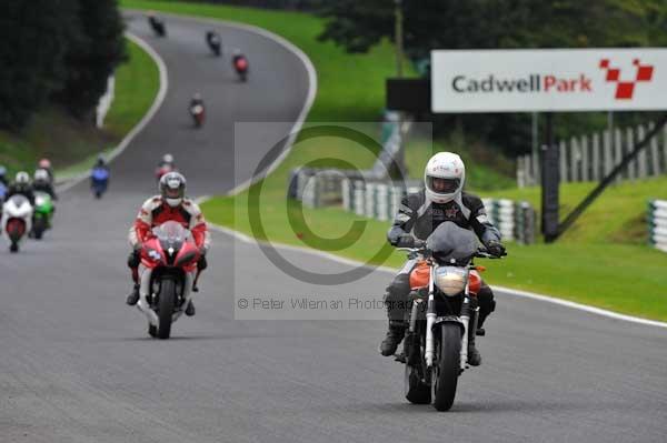 Motorcycle action photographs;cadwell;cadwell park photographs;event digital images;eventdigitalimages;motor racing louth lincolnshire;no limits trackday;peter wileman photography;trackday;trackday digital images;trackday photos