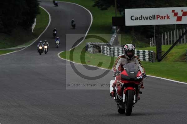Motorcycle action photographs;cadwell;cadwell park photographs;event digital images;eventdigitalimages;motor racing louth lincolnshire;no limits trackday;peter wileman photography;trackday;trackday digital images;trackday photos