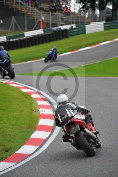 Motorcycle action photographs;cadwell;cadwell park photographs;event digital images;eventdigitalimages;motor racing louth lincolnshire;no limits trackday;peter wileman photography;trackday;trackday digital images;trackday photos