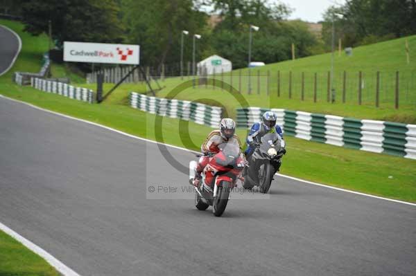 Motorcycle action photographs;cadwell;cadwell park photographs;event digital images;eventdigitalimages;motor racing louth lincolnshire;no limits trackday;peter wileman photography;trackday;trackday digital images;trackday photos