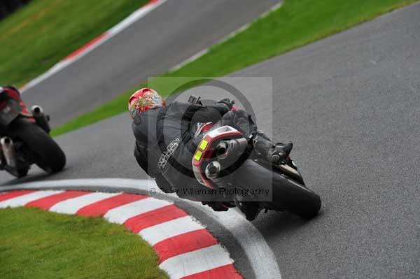 Motorcycle action photographs;cadwell;cadwell park photographs;event digital images;eventdigitalimages;motor racing louth lincolnshire;no limits trackday;peter wileman photography;trackday;trackday digital images;trackday photos