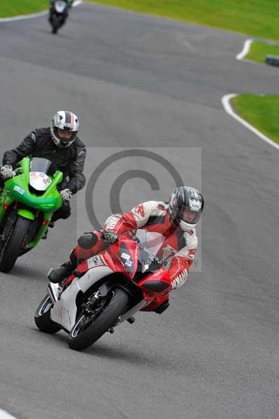 Motorcycle action photographs;cadwell;cadwell park photographs;event digital images;eventdigitalimages;motor racing louth lincolnshire;no limits trackday;peter wileman photography;trackday;trackday digital images;trackday photos