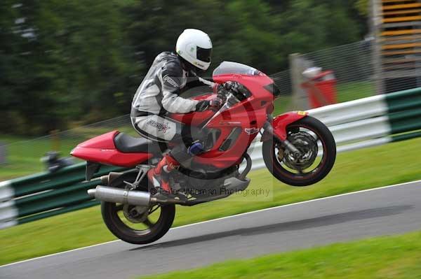 Motorcycle action photographs;cadwell;cadwell park photographs;event digital images;eventdigitalimages;motor racing louth lincolnshire;no limits trackday;peter wileman photography;trackday;trackday digital images;trackday photos