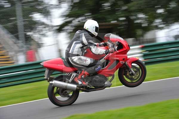 Motorcycle action photographs;cadwell;cadwell park photographs;event digital images;eventdigitalimages;motor racing louth lincolnshire;no limits trackday;peter wileman photography;trackday;trackday digital images;trackday photos