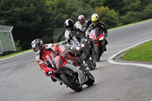 Motorcycle action photographs;cadwell;cadwell park photographs;event digital images;eventdigitalimages;motor racing louth lincolnshire;no limits trackday;peter wileman photography;trackday;trackday digital images;trackday photos
