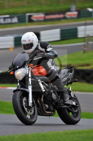 Motorcycle action photographs;cadwell;cadwell park photographs;event digital images;eventdigitalimages;motor racing louth lincolnshire;no limits trackday;peter wileman photography;trackday;trackday digital images;trackday photos