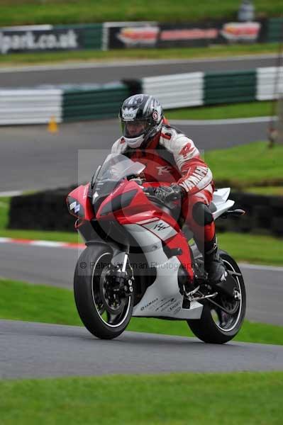 Motorcycle action photographs;cadwell;cadwell park photographs;event digital images;eventdigitalimages;motor racing louth lincolnshire;no limits trackday;peter wileman photography;trackday;trackday digital images;trackday photos