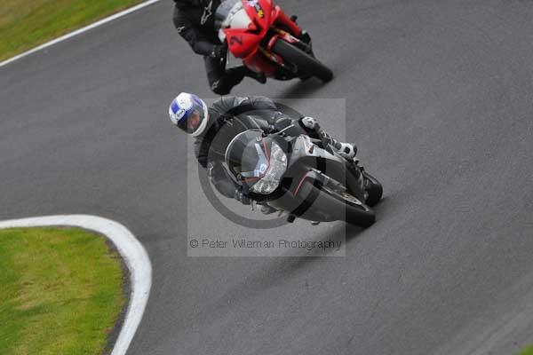 Motorcycle action photographs;cadwell;cadwell park photographs;event digital images;eventdigitalimages;motor racing louth lincolnshire;no limits trackday;peter wileman photography;trackday;trackday digital images;trackday photos