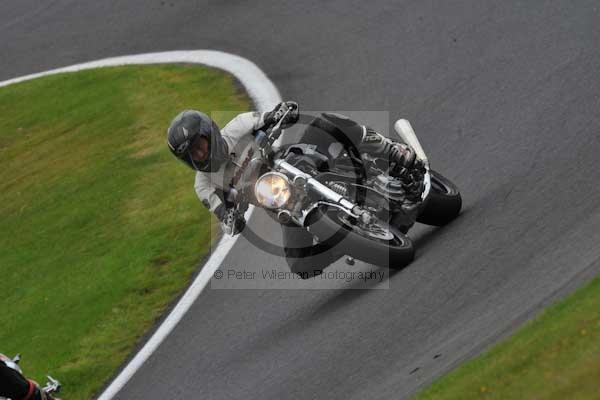 Motorcycle action photographs;cadwell;cadwell park photographs;event digital images;eventdigitalimages;motor racing louth lincolnshire;no limits trackday;peter wileman photography;trackday;trackday digital images;trackday photos