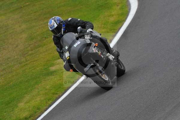 Motorcycle action photographs;cadwell;cadwell park photographs;event digital images;eventdigitalimages;motor racing louth lincolnshire;no limits trackday;peter wileman photography;trackday;trackday digital images;trackday photos