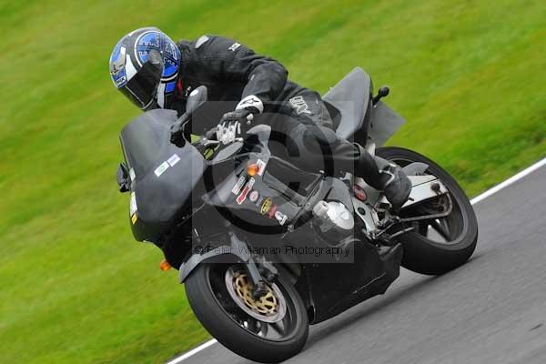 Motorcycle action photographs;cadwell;cadwell park photographs;event digital images;eventdigitalimages;motor racing louth lincolnshire;no limits trackday;peter wileman photography;trackday;trackday digital images;trackday photos