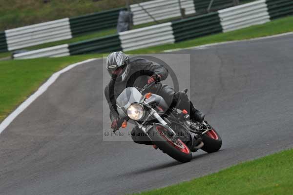 Motorcycle action photographs;cadwell;cadwell park photographs;event digital images;eventdigitalimages;motor racing louth lincolnshire;no limits trackday;peter wileman photography;trackday;trackday digital images;trackday photos