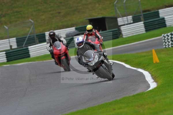 Motorcycle action photographs;cadwell;cadwell park photographs;event digital images;eventdigitalimages;motor racing louth lincolnshire;no limits trackday;peter wileman photography;trackday;trackday digital images;trackday photos