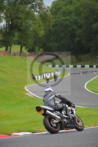 Motorcycle action photographs;cadwell;cadwell park photographs;event digital images;eventdigitalimages;motor racing louth lincolnshire;no limits trackday;peter wileman photography;trackday;trackday digital images;trackday photos