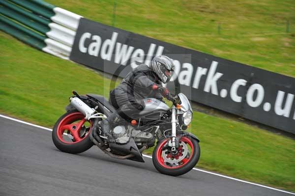 Motorcycle action photographs;cadwell;cadwell park photographs;event digital images;eventdigitalimages;motor racing louth lincolnshire;no limits trackday;peter wileman photography;trackday;trackday digital images;trackday photos
