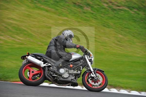 Motorcycle action photographs;cadwell;cadwell park photographs;event digital images;eventdigitalimages;motor racing louth lincolnshire;no limits trackday;peter wileman photography;trackday;trackday digital images;trackday photos