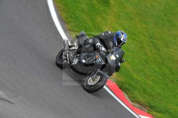 Motorcycle action photographs;cadwell;cadwell park photographs;event digital images;eventdigitalimages;motor racing louth lincolnshire;no limits trackday;peter wileman photography;trackday;trackday digital images;trackday photos