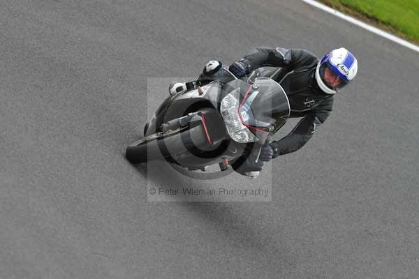 Motorcycle action photographs;cadwell;cadwell park photographs;event digital images;eventdigitalimages;motor racing louth lincolnshire;no limits trackday;peter wileman photography;trackday;trackday digital images;trackday photos