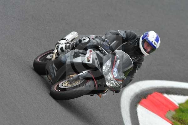 Motorcycle action photographs;cadwell;cadwell park photographs;event digital images;eventdigitalimages;motor racing louth lincolnshire;no limits trackday;peter wileman photography;trackday;trackday digital images;trackday photos