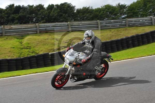 Motorcycle action photographs;cadwell;cadwell park photographs;event digital images;eventdigitalimages;motor racing louth lincolnshire;no limits trackday;peter wileman photography;trackday;trackday digital images;trackday photos