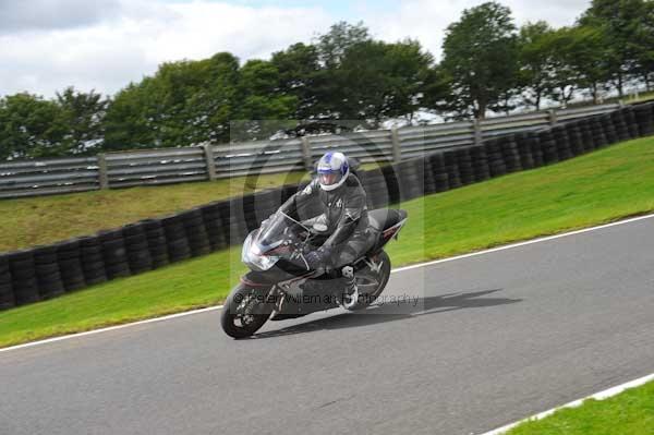 Motorcycle action photographs;cadwell;cadwell park photographs;event digital images;eventdigitalimages;motor racing louth lincolnshire;no limits trackday;peter wileman photography;trackday;trackday digital images;trackday photos