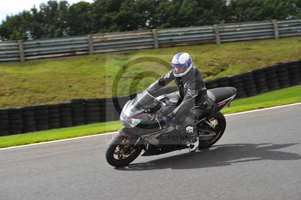 Motorcycle action photographs;cadwell;cadwell park photographs;event digital images;eventdigitalimages;motor racing louth lincolnshire;no limits trackday;peter wileman photography;trackday;trackday digital images;trackday photos
