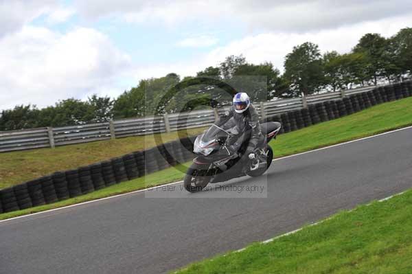 Motorcycle action photographs;cadwell;cadwell park photographs;event digital images;eventdigitalimages;motor racing louth lincolnshire;no limits trackday;peter wileman photography;trackday;trackday digital images;trackday photos