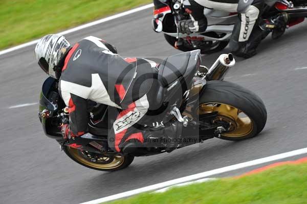 Motorcycle action photographs;cadwell;cadwell park photographs;event digital images;eventdigitalimages;motor racing louth lincolnshire;no limits trackday;peter wileman photography;trackday;trackday digital images;trackday photos