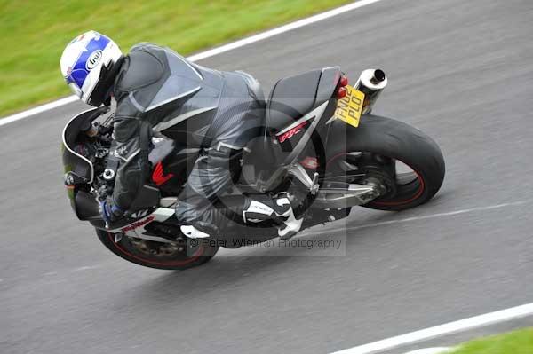 Motorcycle action photographs;cadwell;cadwell park photographs;event digital images;eventdigitalimages;motor racing louth lincolnshire;no limits trackday;peter wileman photography;trackday;trackday digital images;trackday photos