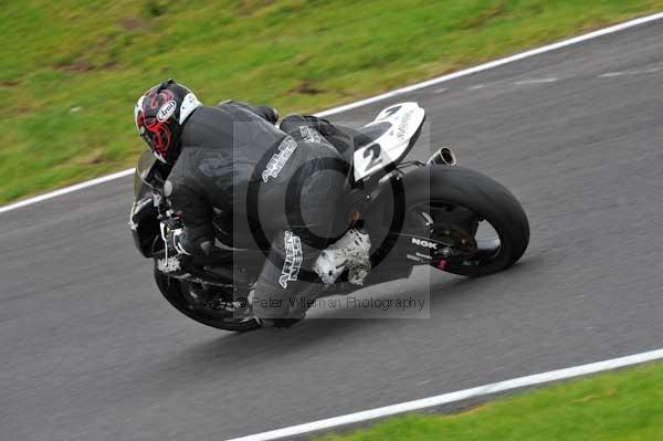 Motorcycle action photographs;cadwell;cadwell park photographs;event digital images;eventdigitalimages;motor racing louth lincolnshire;no limits trackday;peter wileman photography;trackday;trackday digital images;trackday photos