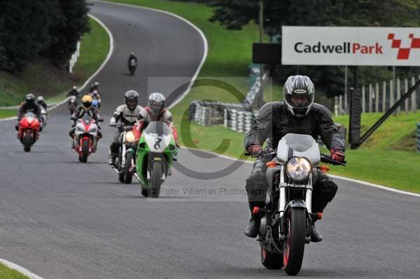 Motorcycle action photographs;cadwell;cadwell park photographs;event digital images;eventdigitalimages;motor racing louth lincolnshire;no limits trackday;peter wileman photography;trackday;trackday digital images;trackday photos