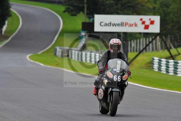 Motorcycle action photographs;cadwell;cadwell park photographs;event digital images;eventdigitalimages;motor racing louth lincolnshire;no limits trackday;peter wileman photography;trackday;trackday digital images;trackday photos