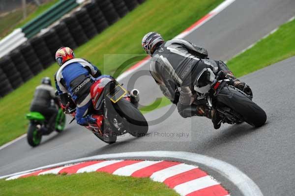 Motorcycle action photographs;cadwell;cadwell park photographs;event digital images;eventdigitalimages;motor racing louth lincolnshire;no limits trackday;peter wileman photography;trackday;trackday digital images;trackday photos