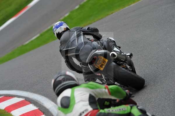 Motorcycle action photographs;cadwell;cadwell park photographs;event digital images;eventdigitalimages;motor racing louth lincolnshire;no limits trackday;peter wileman photography;trackday;trackday digital images;trackday photos
