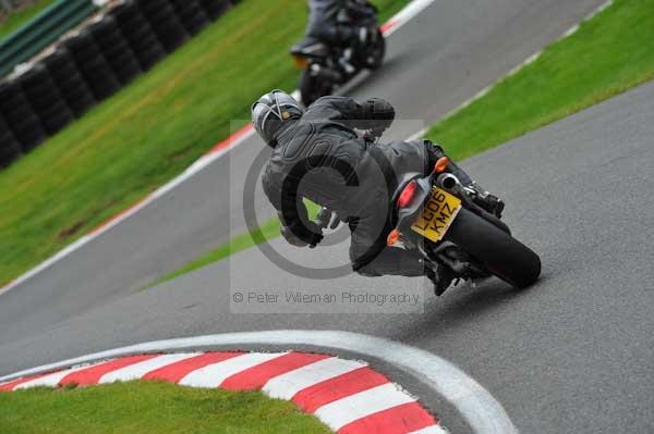 Motorcycle action photographs;cadwell;cadwell park photographs;event digital images;eventdigitalimages;motor racing louth lincolnshire;no limits trackday;peter wileman photography;trackday;trackday digital images;trackday photos