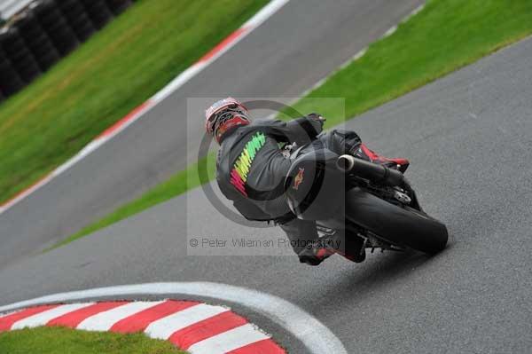 Motorcycle action photographs;cadwell;cadwell park photographs;event digital images;eventdigitalimages;motor racing louth lincolnshire;no limits trackday;peter wileman photography;trackday;trackday digital images;trackday photos