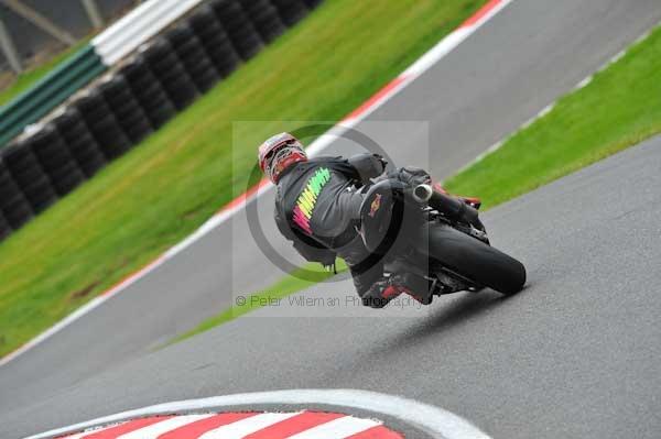 Motorcycle action photographs;cadwell;cadwell park photographs;event digital images;eventdigitalimages;motor racing louth lincolnshire;no limits trackday;peter wileman photography;trackday;trackday digital images;trackday photos