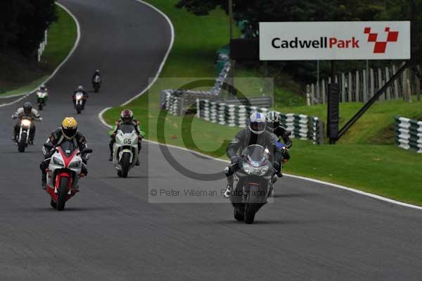 Motorcycle action photographs;cadwell;cadwell park photographs;event digital images;eventdigitalimages;motor racing louth lincolnshire;no limits trackday;peter wileman photography;trackday;trackday digital images;trackday photos