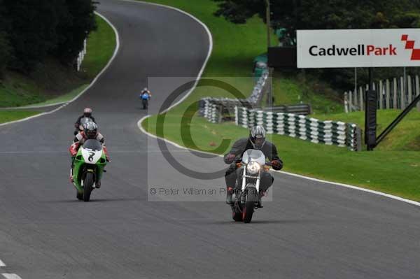Motorcycle action photographs;cadwell;cadwell park photographs;event digital images;eventdigitalimages;motor racing louth lincolnshire;no limits trackday;peter wileman photography;trackday;trackday digital images;trackday photos