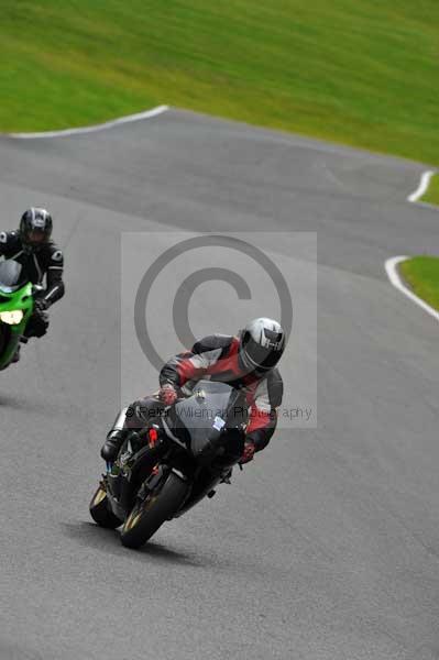 Motorcycle action photographs;cadwell;cadwell park photographs;event digital images;eventdigitalimages;motor racing louth lincolnshire;no limits trackday;peter wileman photography;trackday;trackday digital images;trackday photos