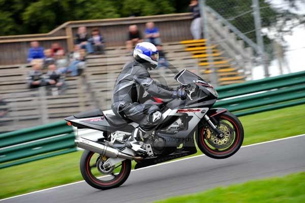 Motorcycle action photographs;cadwell;cadwell park photographs;event digital images;eventdigitalimages;motor racing louth lincolnshire;no limits trackday;peter wileman photography;trackday;trackday digital images;trackday photos