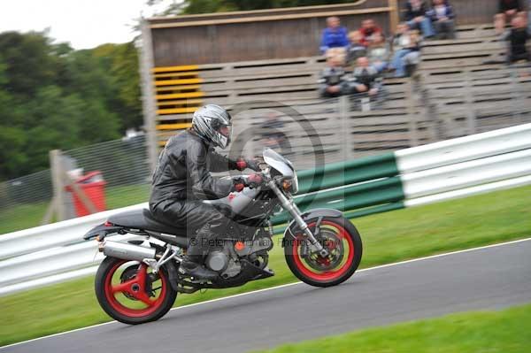 Motorcycle action photographs;cadwell;cadwell park photographs;event digital images;eventdigitalimages;motor racing louth lincolnshire;no limits trackday;peter wileman photography;trackday;trackday digital images;trackday photos