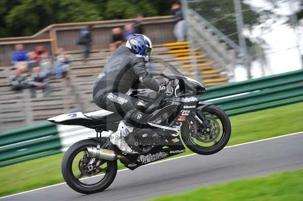 Motorcycle action photographs;cadwell;cadwell park photographs;event digital images;eventdigitalimages;motor racing louth lincolnshire;no limits trackday;peter wileman photography;trackday;trackday digital images;trackday photos