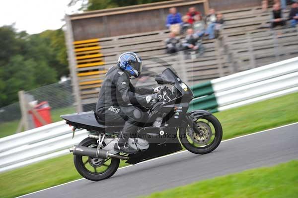 Motorcycle action photographs;cadwell;cadwell park photographs;event digital images;eventdigitalimages;motor racing louth lincolnshire;no limits trackday;peter wileman photography;trackday;trackday digital images;trackday photos