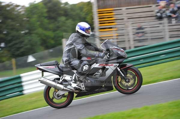 Motorcycle action photographs;cadwell;cadwell park photographs;event digital images;eventdigitalimages;motor racing louth lincolnshire;no limits trackday;peter wileman photography;trackday;trackday digital images;trackday photos