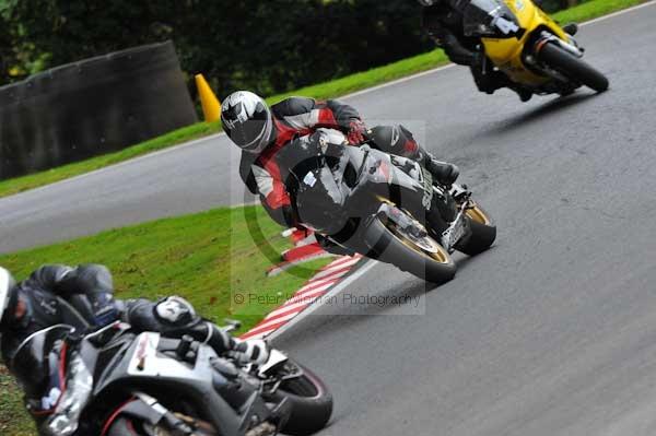 Motorcycle action photographs;cadwell;cadwell park photographs;event digital images;eventdigitalimages;motor racing louth lincolnshire;no limits trackday;peter wileman photography;trackday;trackday digital images;trackday photos