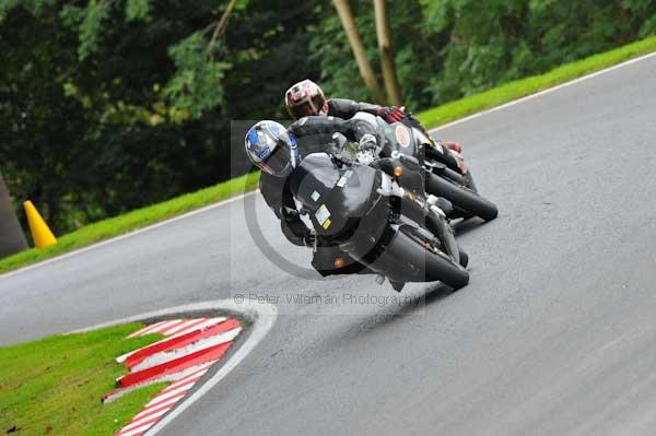 Motorcycle action photographs;cadwell;cadwell park photographs;event digital images;eventdigitalimages;motor racing louth lincolnshire;no limits trackday;peter wileman photography;trackday;trackday digital images;trackday photos