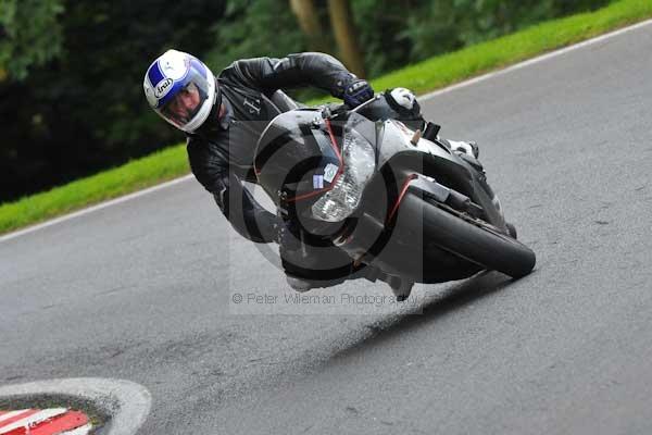 Motorcycle action photographs;cadwell;cadwell park photographs;event digital images;eventdigitalimages;motor racing louth lincolnshire;no limits trackday;peter wileman photography;trackday;trackday digital images;trackday photos