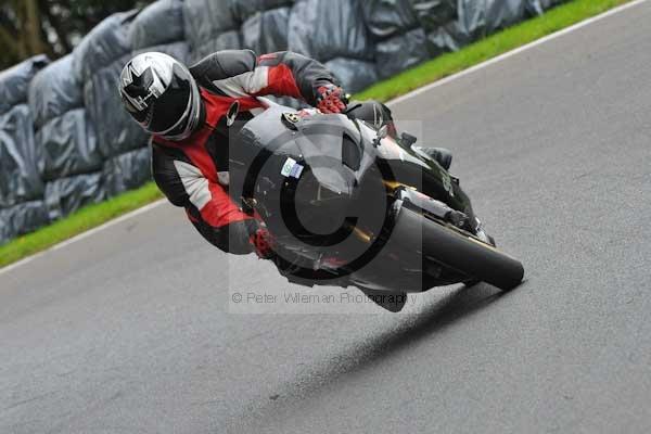Motorcycle action photographs;cadwell;cadwell park photographs;event digital images;eventdigitalimages;motor racing louth lincolnshire;no limits trackday;peter wileman photography;trackday;trackday digital images;trackday photos